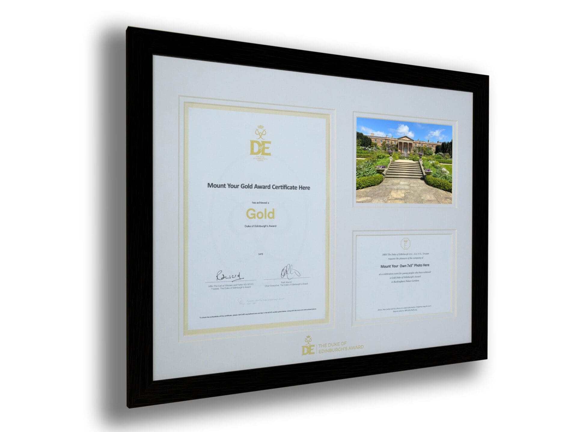 Tri-Aperture Mount – Gold Award Certificate Aperture and Two 7″x 5″ Apertures including a photograph (NI)