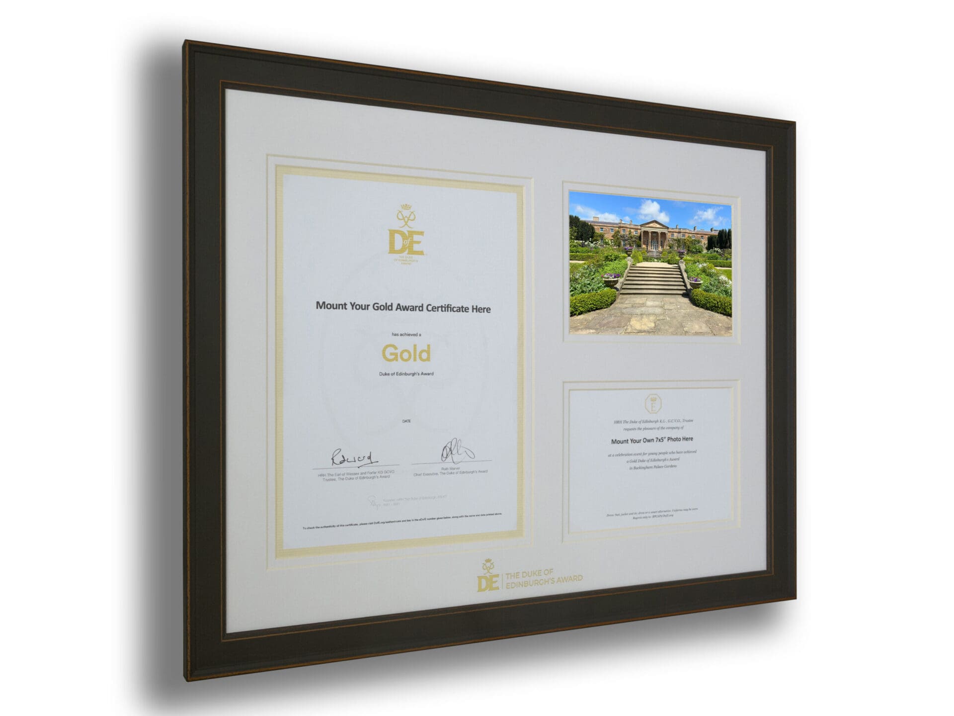 Tri-Aperture Mount – Gold Award Certificate Aperture and Two 7″x 5″ Apertures including a photograph (NI)