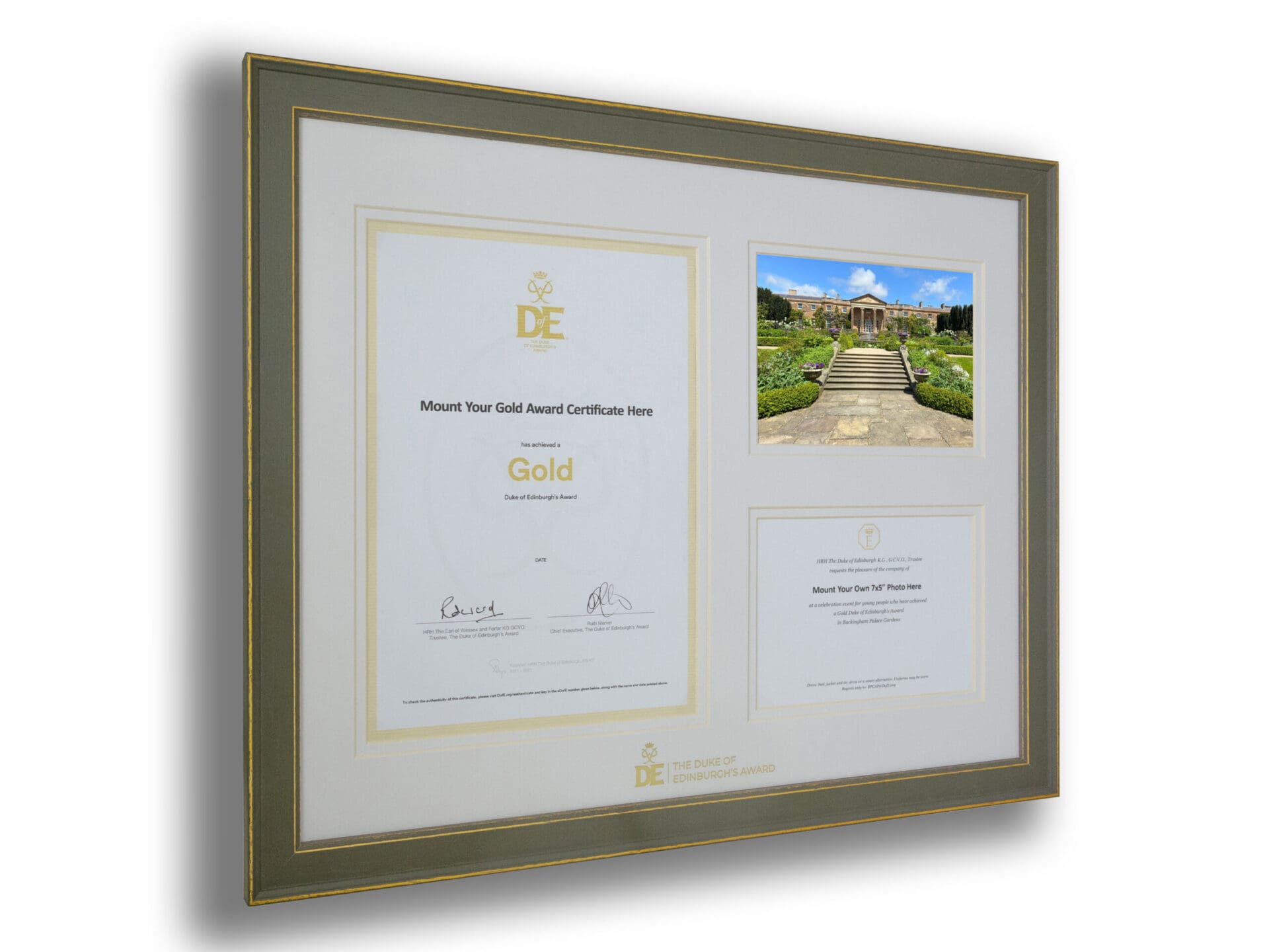 Tri-Aperture Mount – Gold Award Certificate Aperture and Two 7″x 5″ Apertures including a photograph (NI)